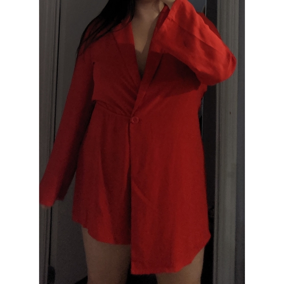 Red blazer style romper - Picture 5 of 6